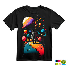 Astronaut U Svemiru Sa Šarenim Planetama - Space - Svemir - Majica