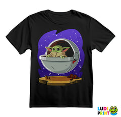 Baby Yoda In A Flying Cradle - Yoda - Mandalorian - Star Wars - Majica