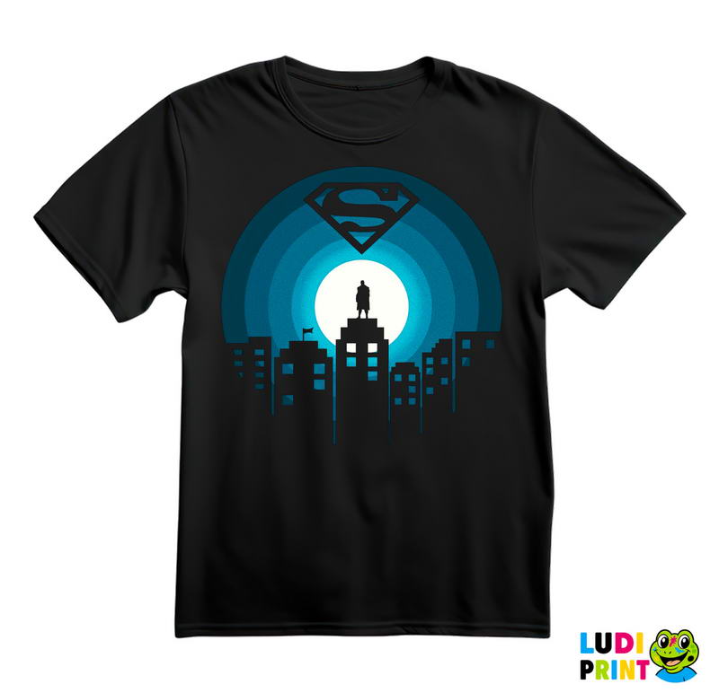 Silhouette Man In A Dark City At The Full Moon - Superman - Majica