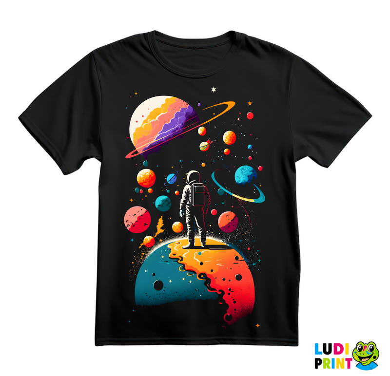 Astronaut U Svemiru Sa Šarenim Planetama - Space - Svemir - Majica