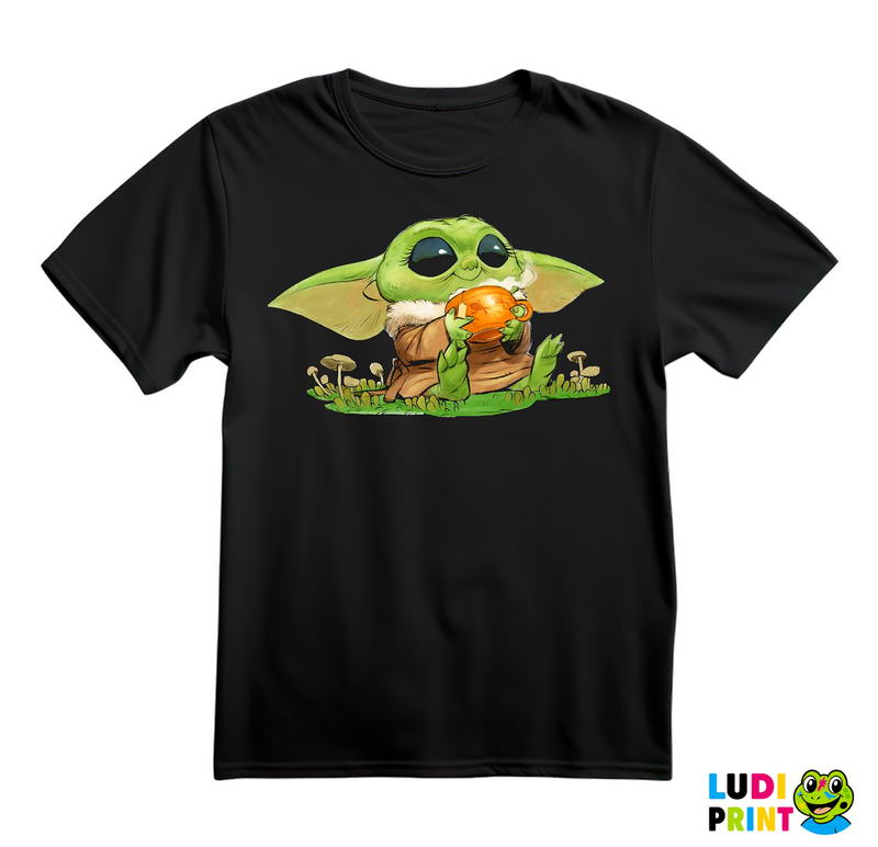 Baby Yoda Drinking Frog Tea - Yoda - Mandalorian - Star Wars - Majica