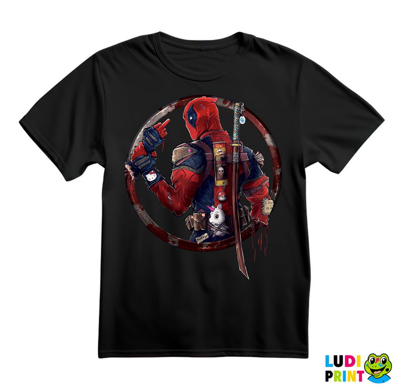 Holding His Own Hand With A Middle Finger - Deadpool - Majica